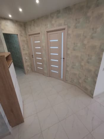Купить трехкомнатную квартиру с ремонтом в Микрорайоне Золотая Нива в Новосибирске. Вариант № 2390969, 0, площадь - квм, цена 12028000 рублей