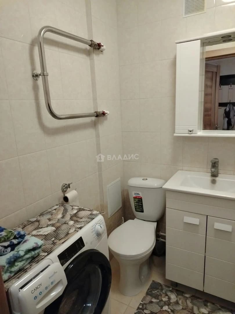 Photo 10