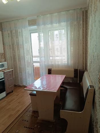 Снять квартиру в Микрорайоне 15-й, Тобольск в Тобольске. Вариант № 1365832, 1, площадь - квм, цена 30000 рублей