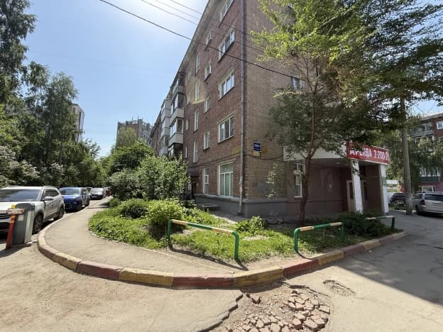 Снять коммерческую недвижимость свободного назначения на улице Железнодорожная в Новосибирске. Вариант № 1931079, 1, площадь - квм, цена 18000 рублей