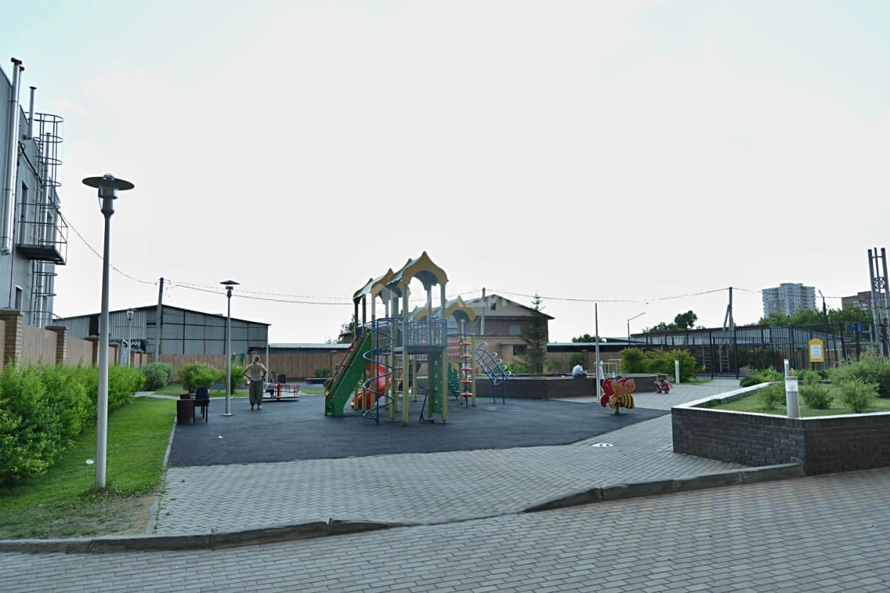 Photo 9
