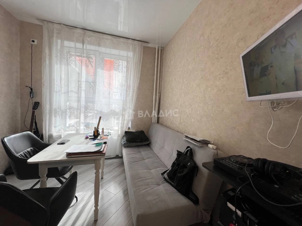 Photo 8