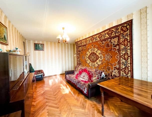 Купить квартиру с ремонтом у метро Деловой центр в Москве. Вариант № 2350856, 1, площадь - квм, цена 5800000 рублей