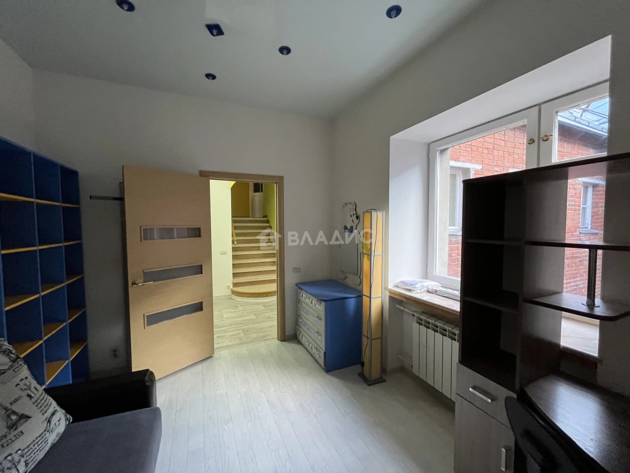 Photo 8