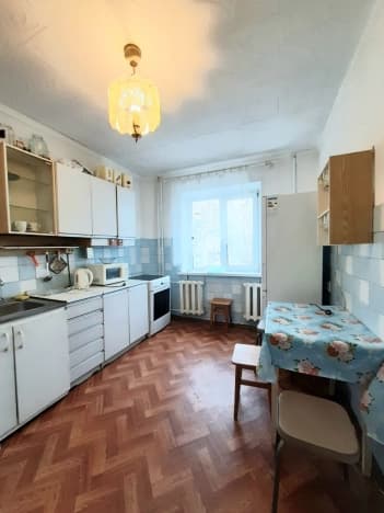 Снять трехкомнатную квартиру в Микрорайоне 8-й, Тобольск в Тобольске. Вариант № 1471576, 0, площадь - квм, цена 50000 рублей
