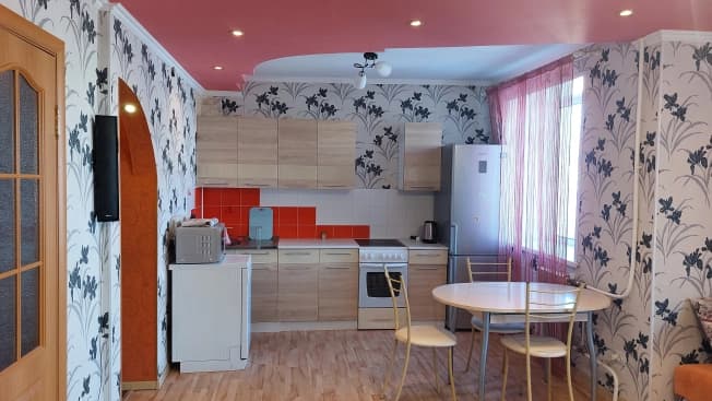 Снять квартиру в Микрорайоне 4-й, Тобольск в Тобольске. Вариант № 571113, 0, площадь - квм, цена 40000 рублей