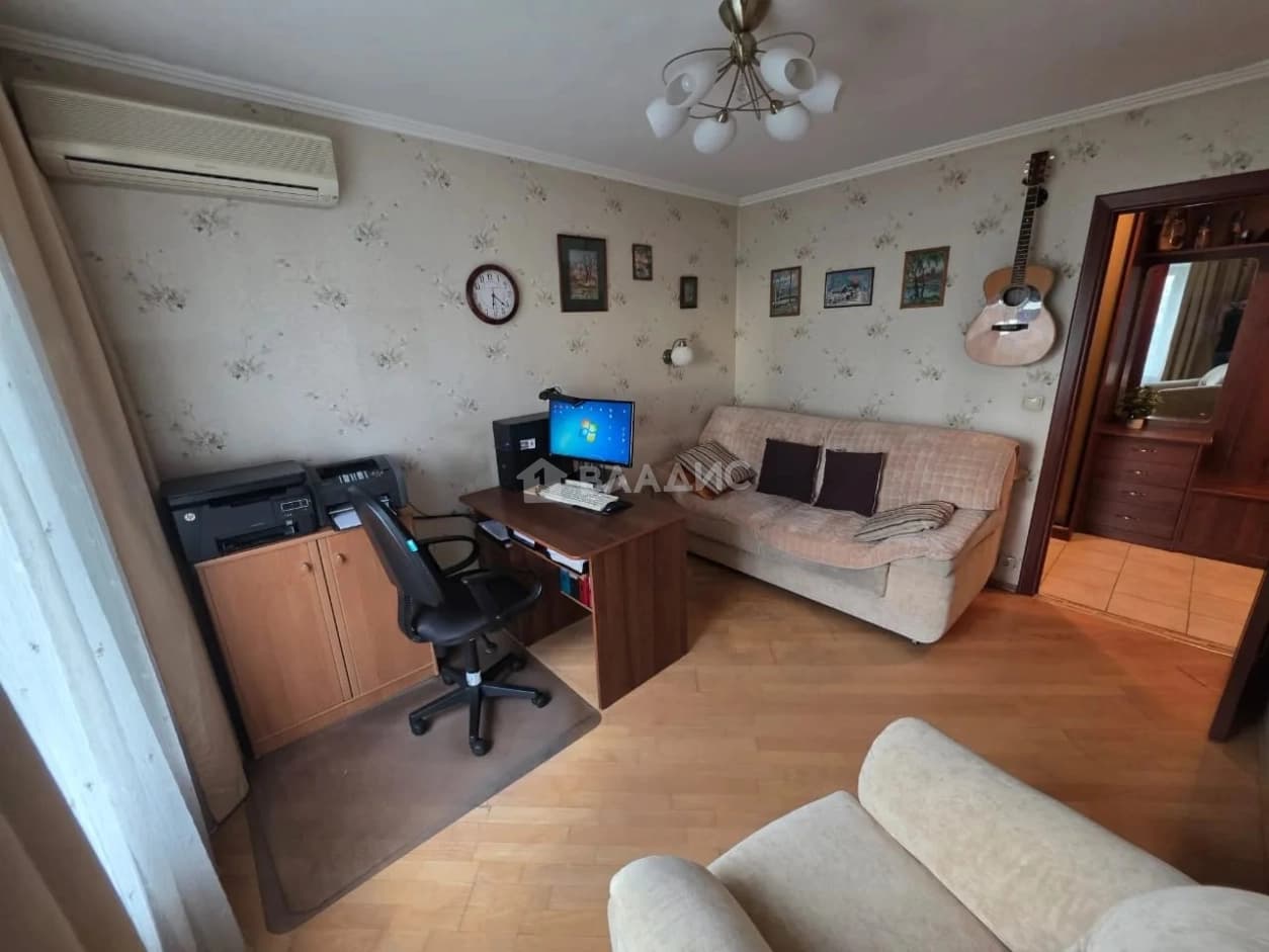 Photo 10