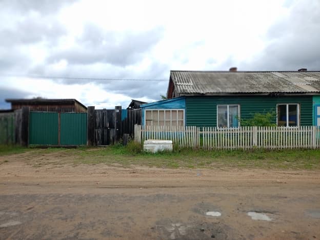 Купить трехкомнатную квартиру в Посёлок городского типа усть-Баргузин в Баргузинском районе на улице Кооперативная , посёлок городского типа Усть-Баргузин в Республике Бурятия. Вариант № 1763593, 0, площадь - квм, цена 2000000 рублей