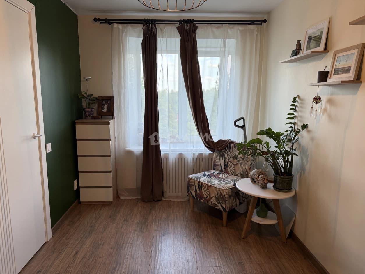 Photo 6