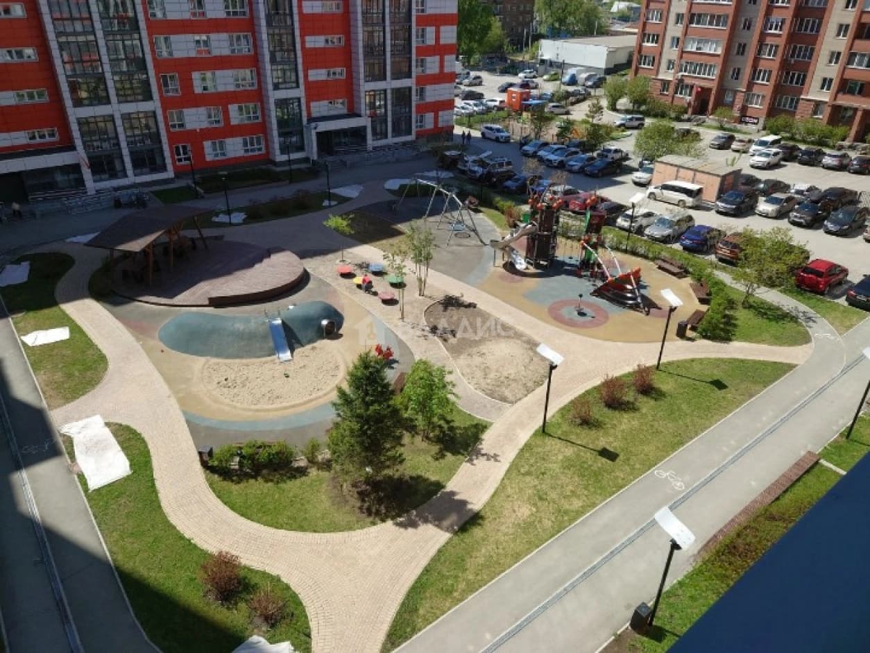 Photo 10