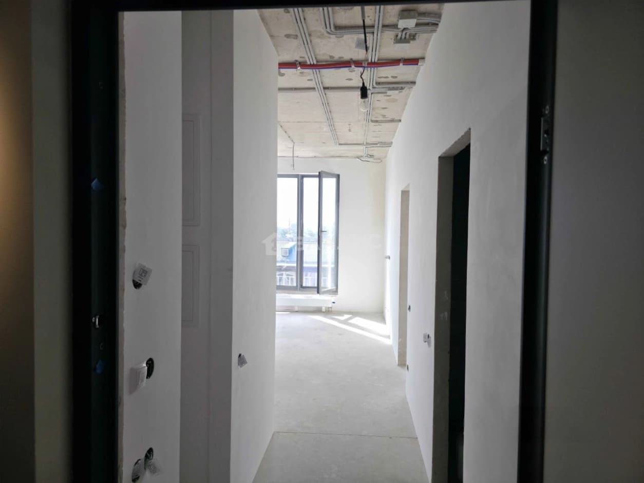Photo 8