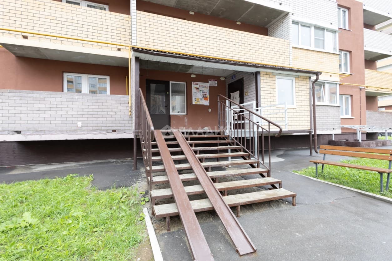 Photo 10