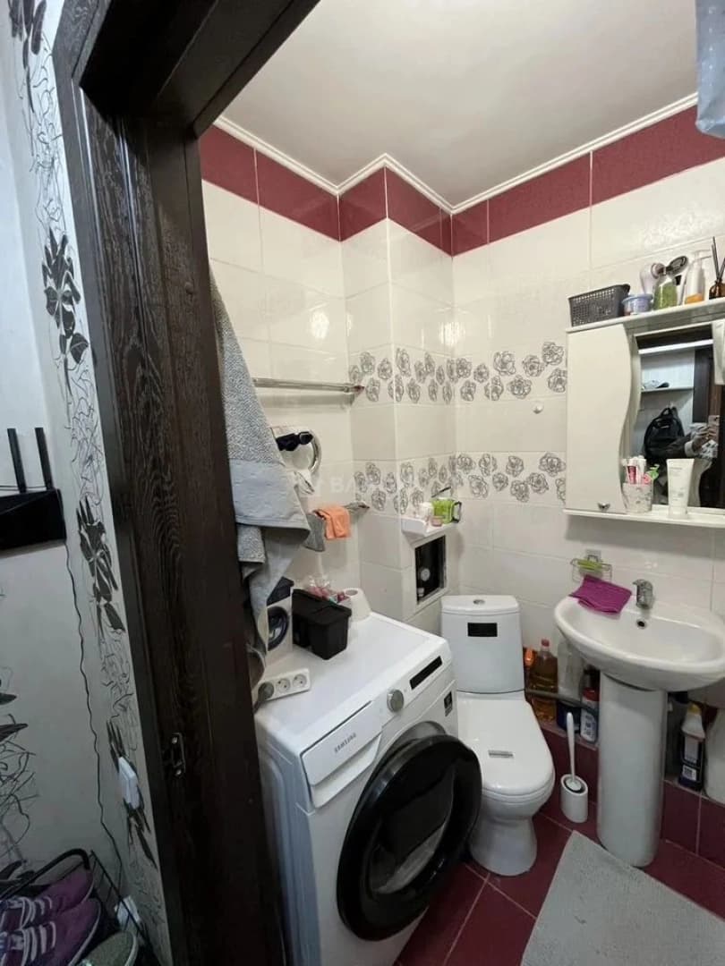 Photo 8