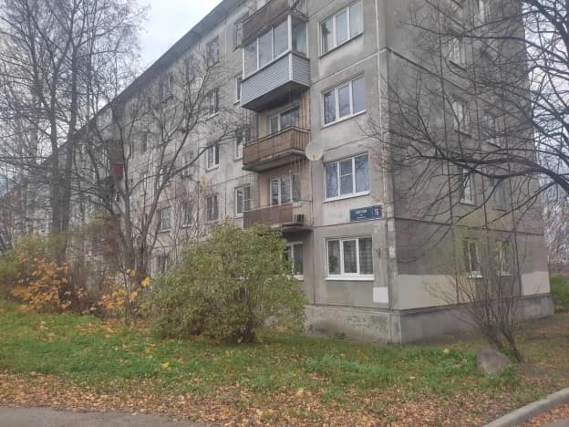 Купить трехкомнатную квартиру в Деревне Мегреге в Олонецком районе в Республике Карелия. Вариант № 2404983, 0, площадь - квм, цена 4599000 рублей