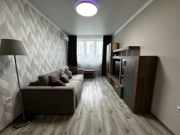 Купить однокомнатную квартиру с ремонтом на улице Анисовая в Краснодаре. Вариант № 2224482, 0, площадь - квм, цена 5800000 рублей