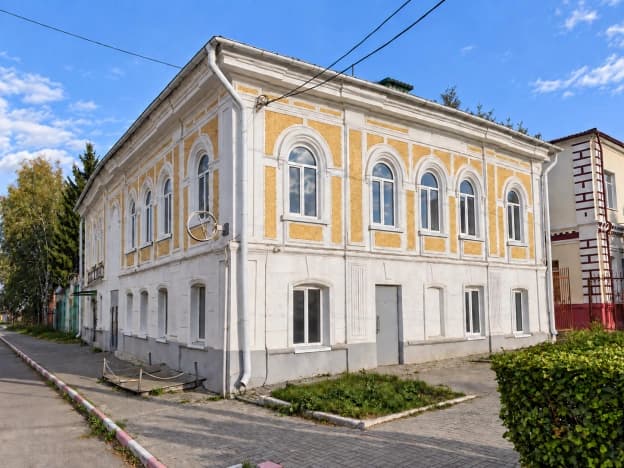 Купить коммерческую недвижимость в Сухиничах. Вариант № 2351339, 0, площадь - квм, цена 8500000 рублей