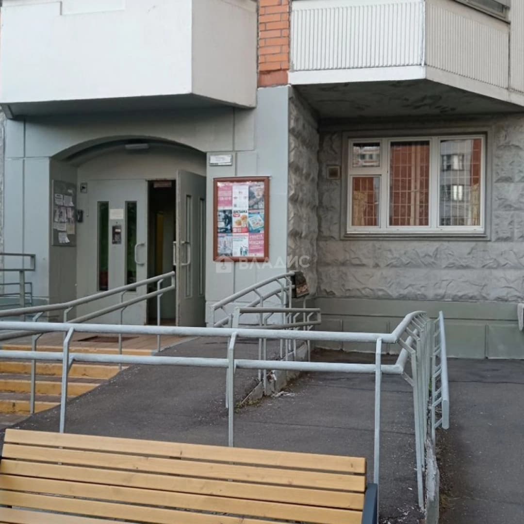 Photo 11