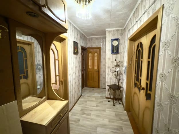 Купить трехкомнатную квартиру в Арсеньеве. Вариант № 2298394, 1, площадь - квм, цена 3000000 рублей
