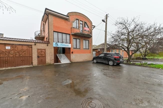 Снять коммерческую недвижимость свободного назначения в районе Кировский в Ростове-на-Дону. Вариант № 2124933, 1, площадь - квм, цена 83000 рублей
