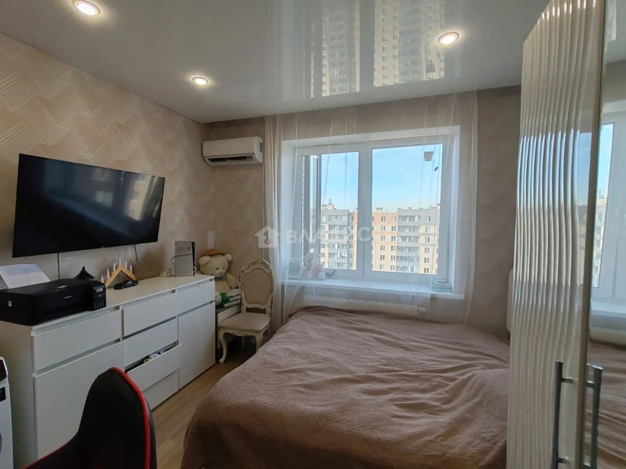 Photo 8