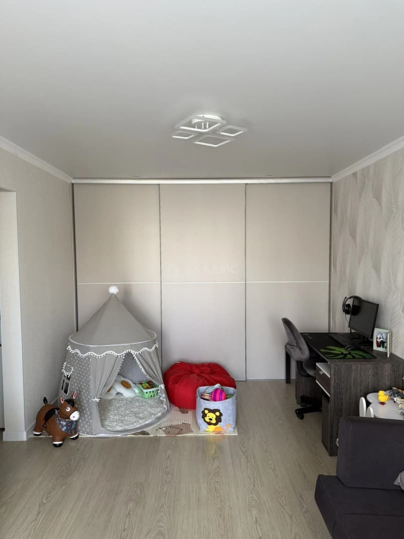 Photo 10