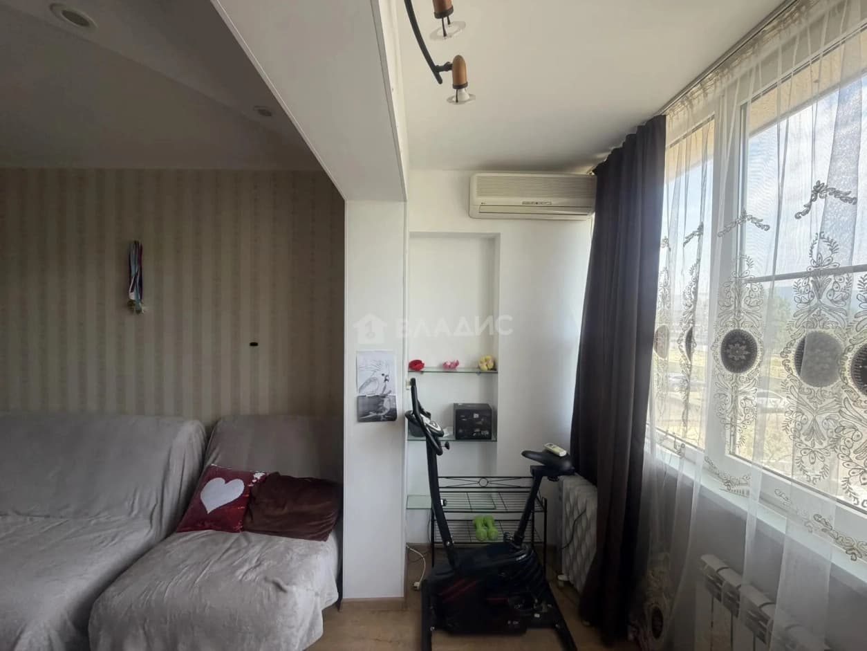 Photo 6