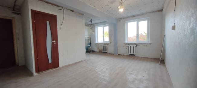 Купить трехкомнатную квартиру с балконом на вторичке в Вологодской области. Вариант № 2368025, 0, площадь - квм, цена 2200000 рублей