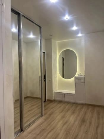 Купить квартиру на вторичке у метро Зябликово в Москве. Вариант № 2402325, 1, площадь - квм, цена 24500000 рублей