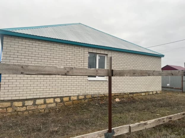 Купить трехкомнатную квартиру до 3,5 млн в Республике Калмыкия. Вариант № 1772470, 1, площадь - квм, цена 2800000 рублей