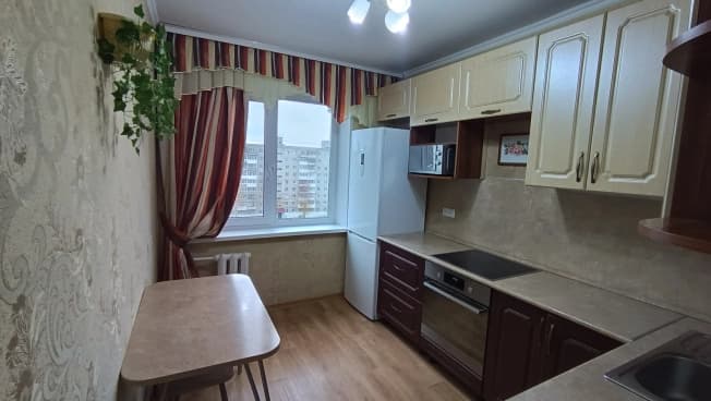 Снять двухкомнатную квартиру в Микрорайоне 7А, Тобольск в Тобольске. Вариант № 838412, 0, площадь - квм, цена 40000 рублей