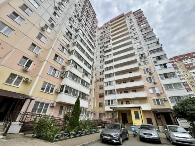 Купить квартиру до 11 млн на вторичке в Краснодаре. Вариант № 2352257, 0, площадь - квм, цена 5750000 рублей