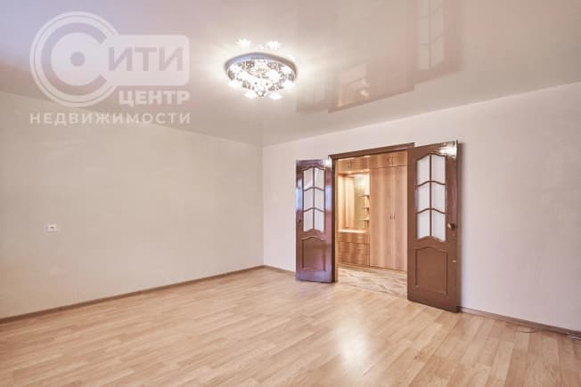 Купить трехкомнатную квартиру на вторичке в ЖК Лазурный в Воронеже. Вариант № 1983983, 0, площадь - квм, цена 6000000 рублей
