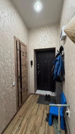 Купить однокомнатную квартиру с ремонтом в Микрорайоне 17-й в Кемерове. Вариант № 2186366, 1, площадь - квм, цена 6900000 рублей