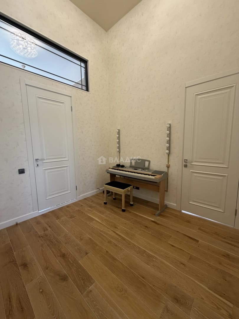Photo 33