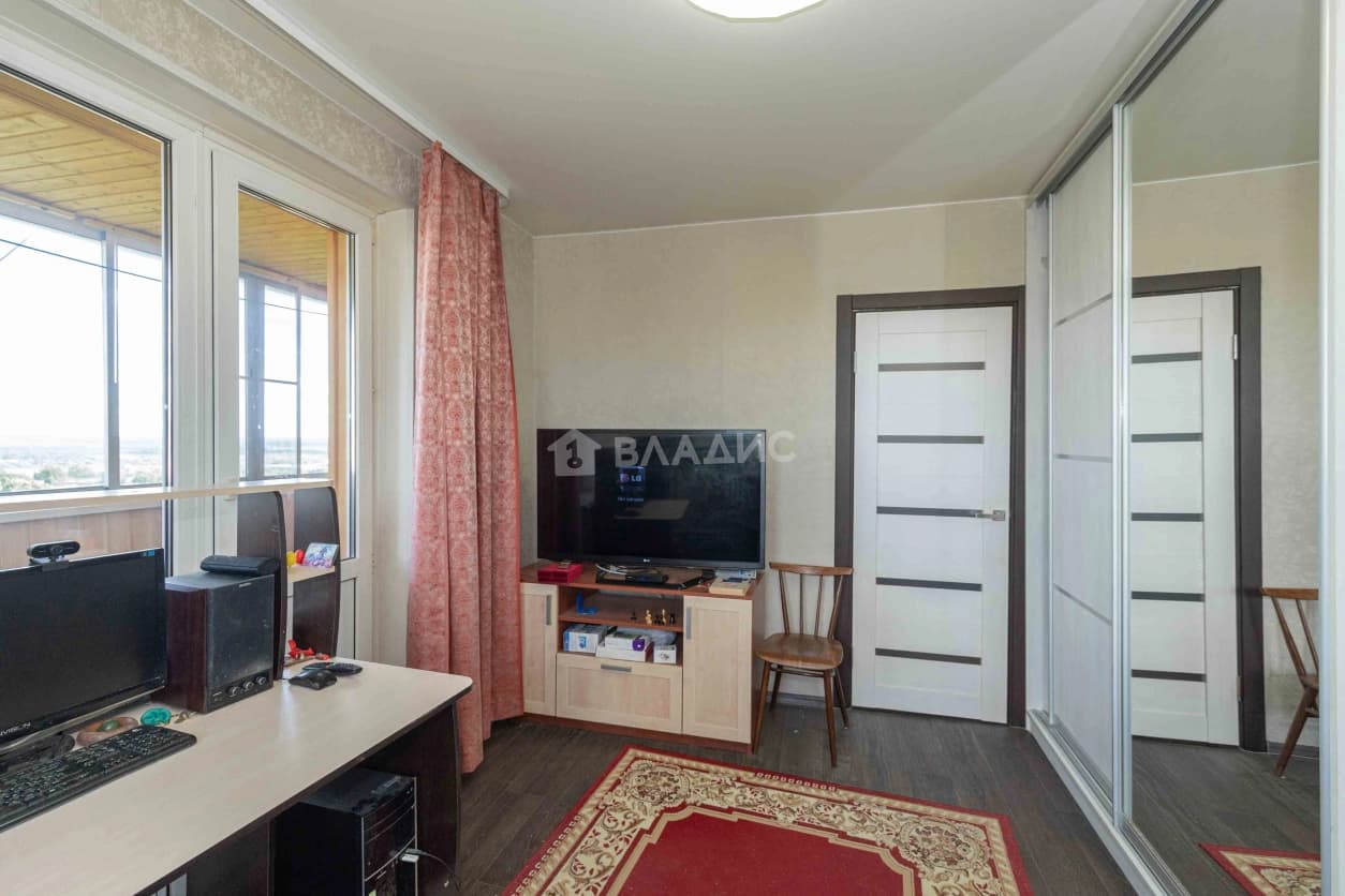 Photo 8