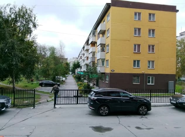 Купить трехкомнатную квартиру на улице Ударная в Новосибирске. Вариант № 2347058, 1, площадь - квм, цена 8950000 рублей