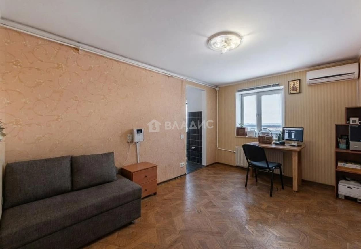 Photo 8