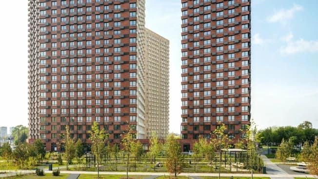 Купить квартиру апартаменты у метро Ленинский проспект в Москве. Вариант № 2378900, 1, площадь - квм, цена 39890000 рублей