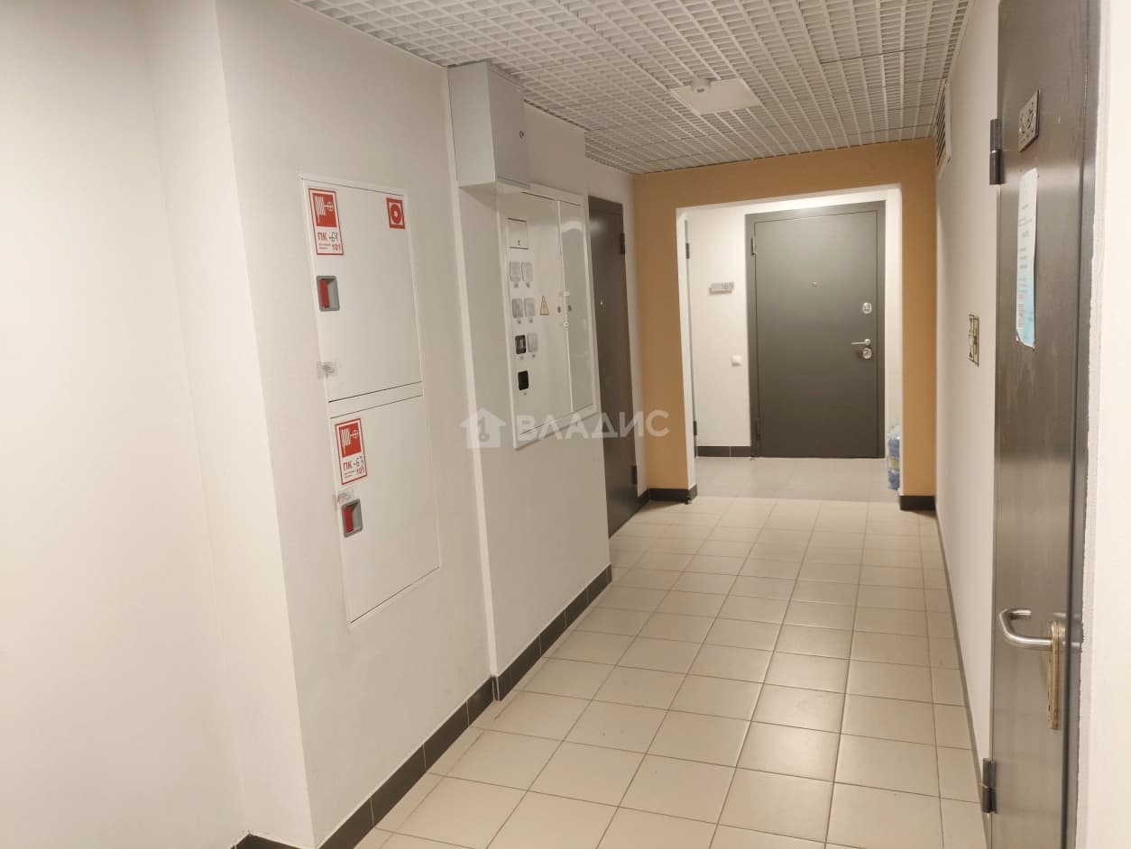 Photo 10