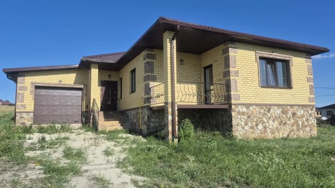 Купить дом в селе Шагаровка в Белгородском районе в Микрорайоне Дальний, село Шагаровка в Белгородской области. Вариант № 2167808, 0, площадь - квм, цена 10000000 рублей